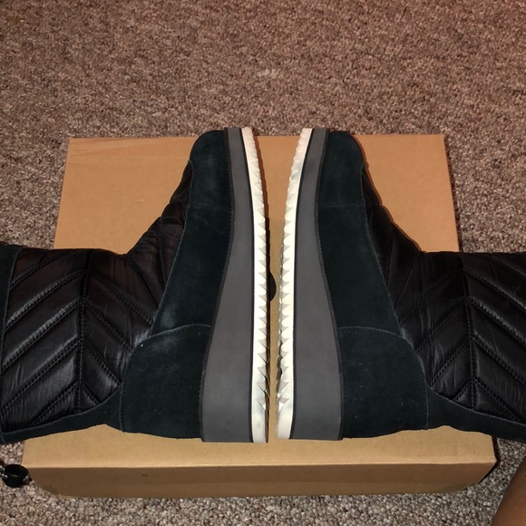 Ugg Non-Slip Snow Boots - Picture 4 of 9